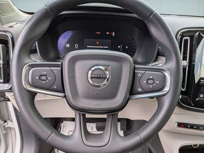 2024 Volvo XC40 B5 Plus Bright Theme