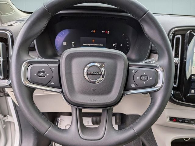 2024 Volvo XC40 B5 Plus Bright Theme