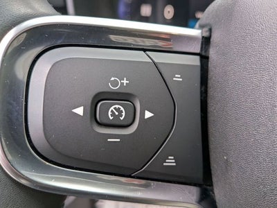 2024 Volvo XC40 B5 Plus Bright Theme