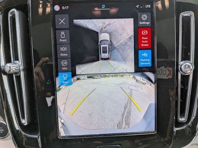 2024 Volvo XC40 B5 Plus Bright Theme