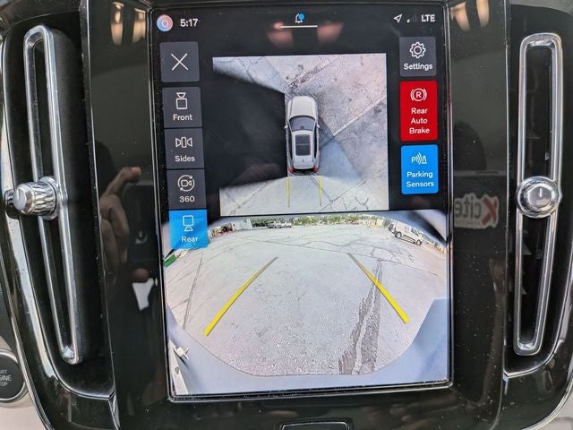 2024 Volvo XC40 B5 Plus Bright Theme