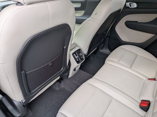 2024 Volvo XC40 B5 Plus Bright Theme
