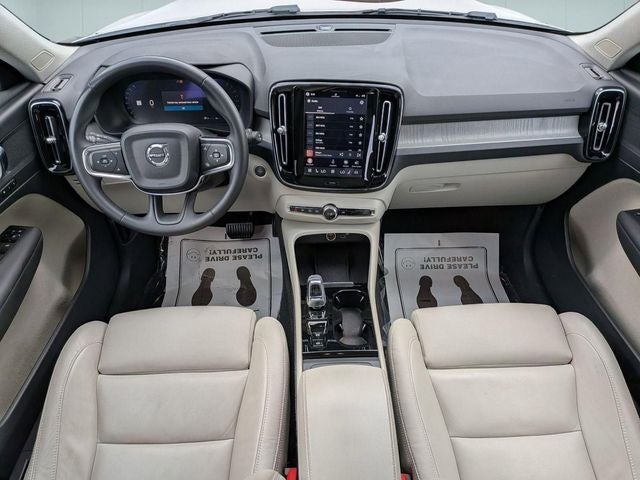 2024 Volvo XC40 B5 Plus Bright Theme