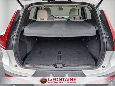2024 Volvo XC40 B5 Plus Bright Theme