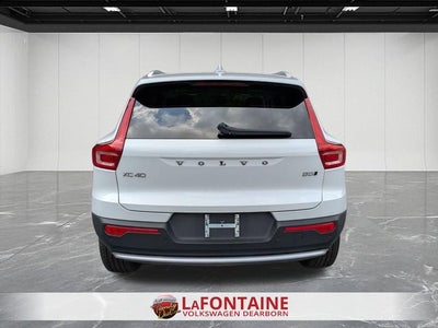 2024 Volvo XC40 B5 Plus Bright Theme