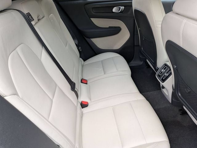 2024 Volvo XC40 B5 Plus Bright Theme