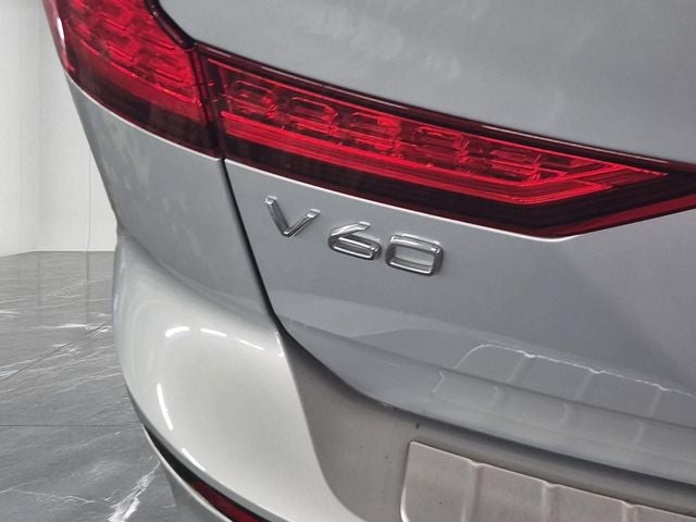 2025 Volvo V60 Cross Country B5 Plus