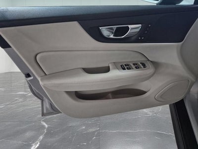 2025 Volvo V60 Cross Country B5 Plus