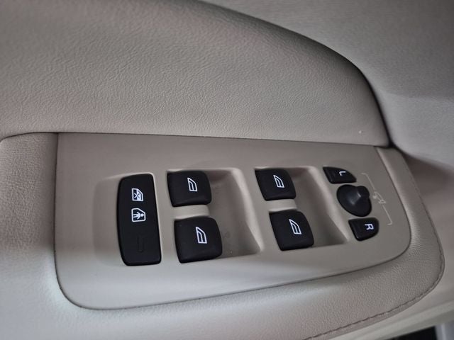 2025 Volvo V60 Cross Country B5 Plus