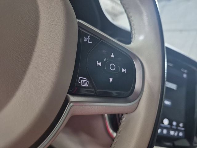 2025 Volvo V60 Cross Country B5 Plus