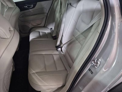 2025 Volvo V60 Cross Country B5 Plus