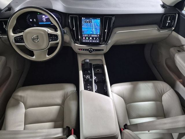 2025 Volvo V60 Cross Country B5 Plus