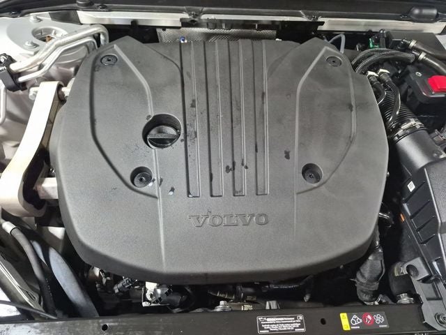 2025 Volvo V60 Cross Country B5 Plus