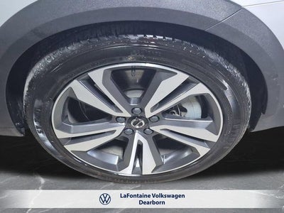 2025 Volvo V60 Cross Country B5 Plus