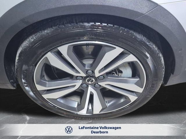 2025 Volvo V60 Cross Country B5 Plus
