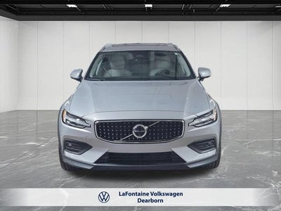 2025 Volvo V60 Cross Country B5 Plus