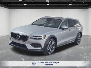 2025 Volvo V60 Cross Country B5 Plus