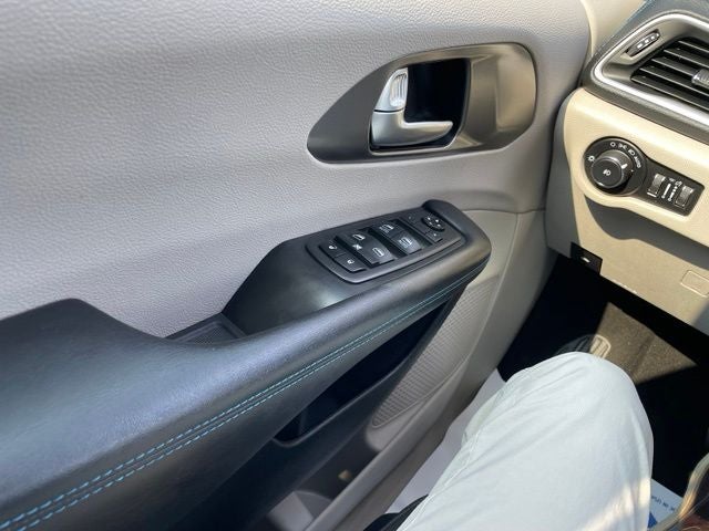 2021 Chrysler Pacifica Touring