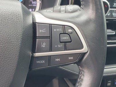2022 Toyota Highlander Hybrid XLE