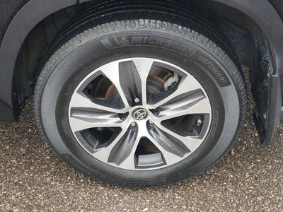 2022 Toyota Highlander Hybrid XLE