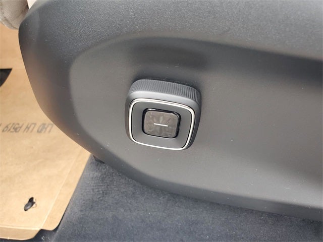 2025 Volvo EX90 Ultra Performance 6-Seater