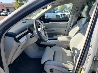 2025 Volvo EX90 Twin Motor Performance Plus 7-Seater