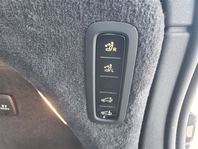 2025 Volvo EX90 Ultra Performance 7-Seater