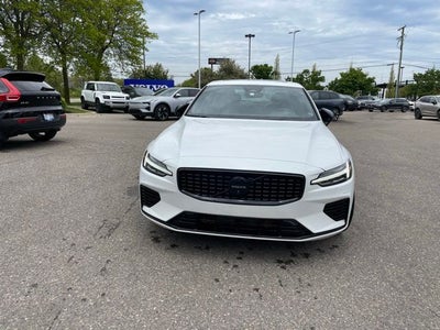 2024 Volvo S60 Recharge Plug-In Hybrid T8 Plus Black Edition