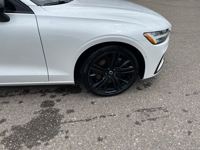 2024 Volvo S60 Recharge Plug-In Hybrid T8 Plus Black Edition