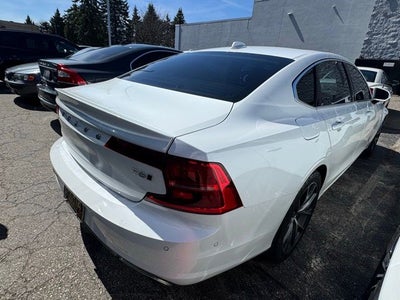 2018 Volvo S90 T6 Momentum