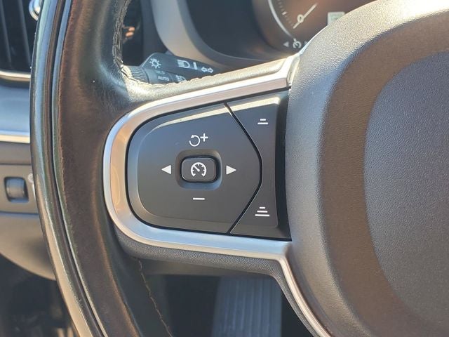 2019 Volvo XC60 T6 Momentum