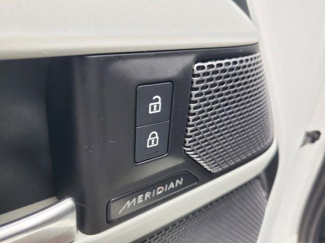 2024 Land Rover Defender 110 S