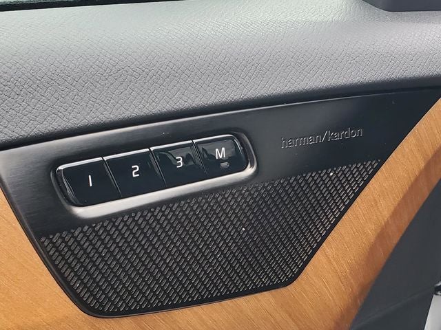 2023 Volvo XC90 B6 Plus 6-Seater