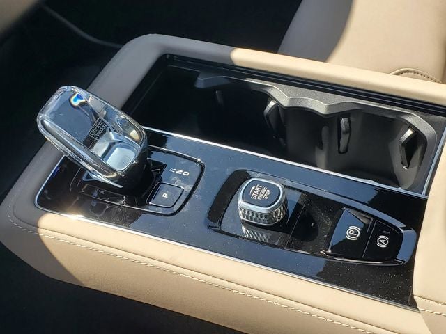 2026 Volvo XC90 B6 Plus 6-Seater