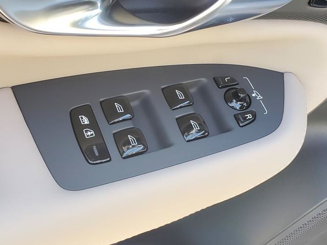 2027 Volvo XC90 Plus