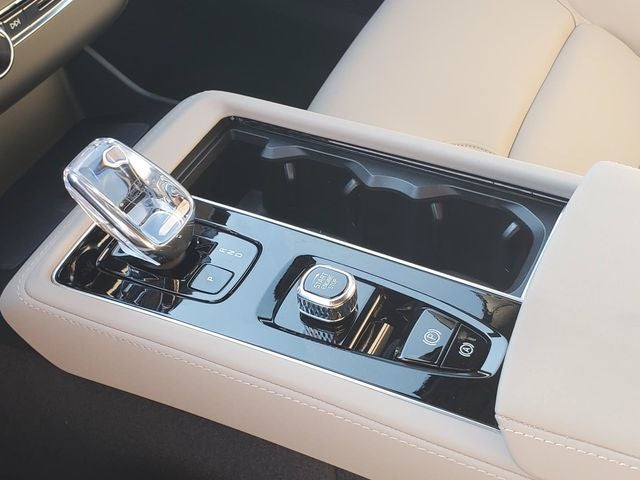 2027 Volvo XC90 Plus