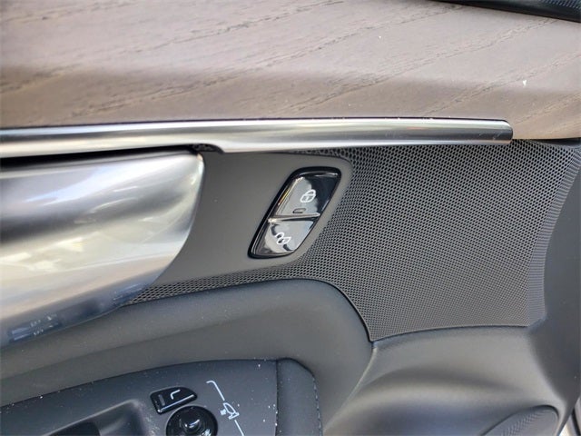 2026 Volvo XC90 B6 Plus 6-Seater