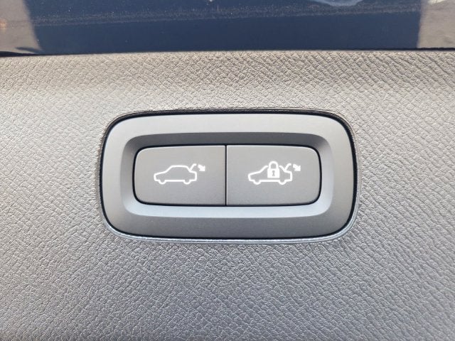 2027 Volvo XC90 B6 Plus 6-Seater
