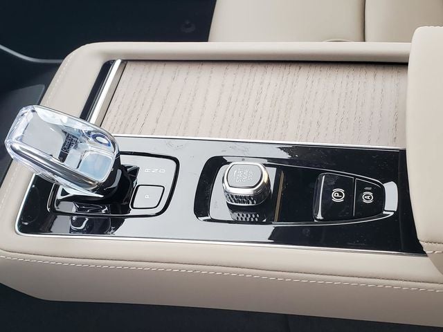 2026 Volvo XC90 B6 Plus 6-Seater