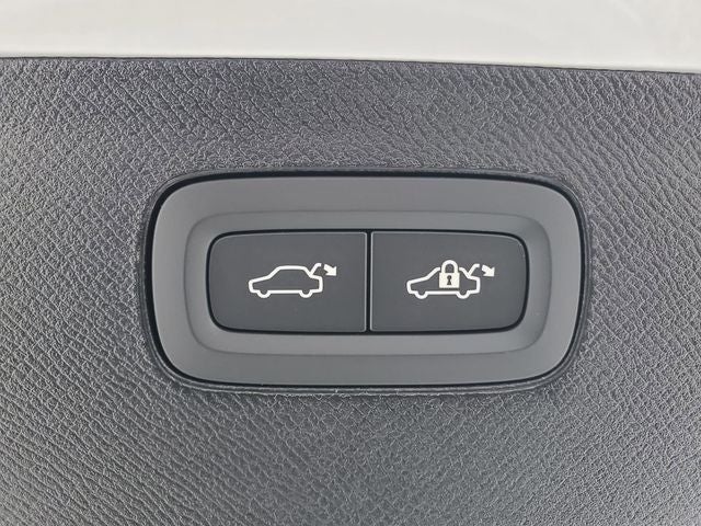 2026 Volvo XC90 B6 Plus 6-Seater