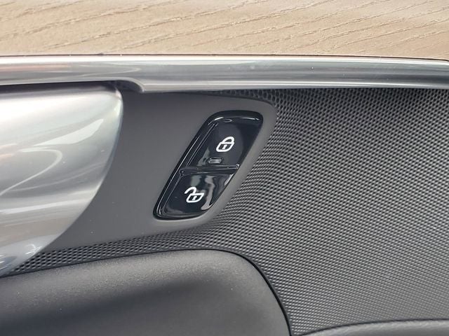 2026 Volvo XC90 B6 Plus 6-Seater