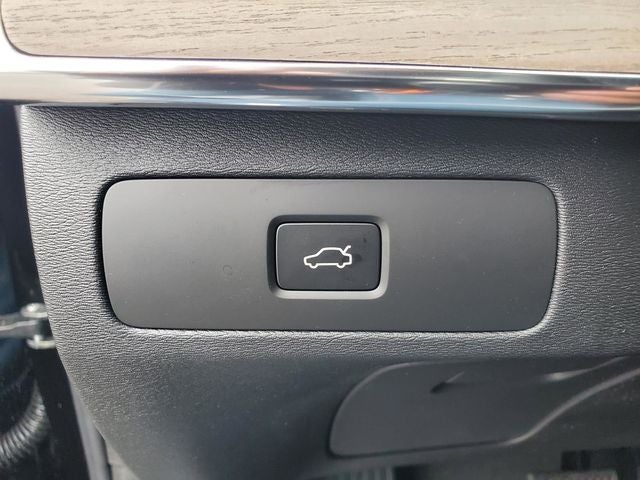 2026 Volvo XC90 B6 Plus 6-Seater