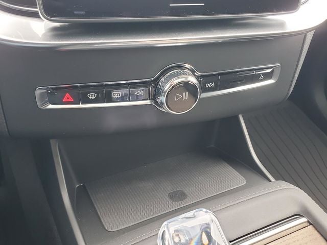 2026 Volvo XC90 B6 Plus 6-Seater