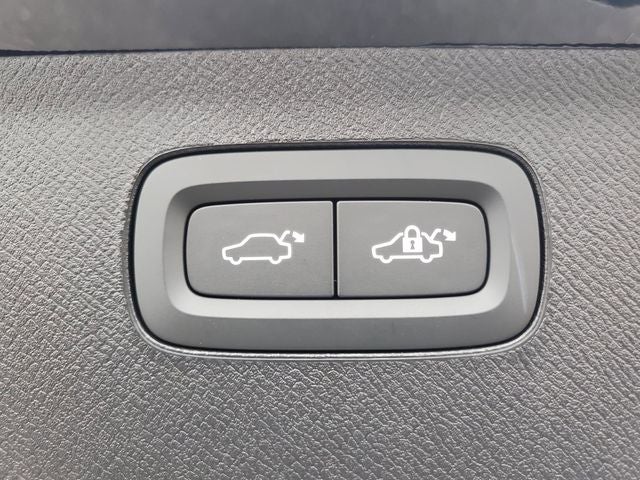 2026 Volvo XC90 B6 Plus 6-Seater