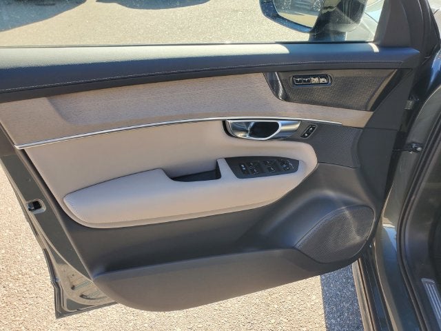2027 Volvo XC90 B6 Ultra