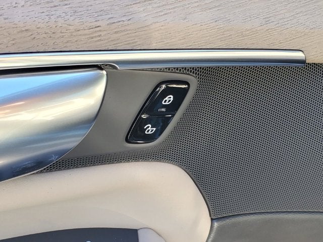 2027 Volvo XC90 B6 Ultra
