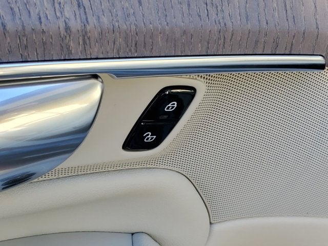 2027 Volvo XC90 B6 Ultra
