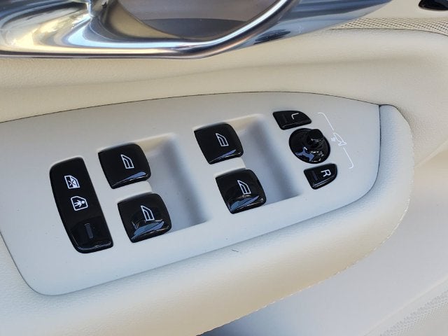2027 Volvo XC90 B6 Ultra