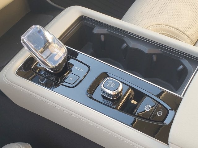 2027 Volvo XC90 B6 Ultra