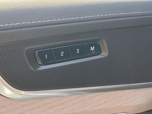 2025 Volvo XC90 B6 Plus 7-Seater 2025.5
